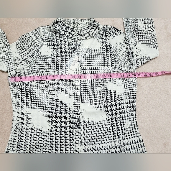 Worthington Women’s Button Down Blouse Size Large Black White Houndstooth Print - Picture 8 of 13